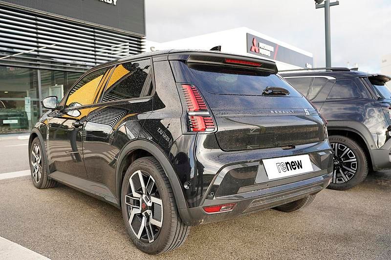 Usado Renault 5 E-Tech Techno 89 kW (122 HP) 2025 Preto