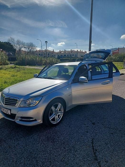 Usado 2011 Mercedes C180 Sedan | € 9.000 - Imagem 1/4