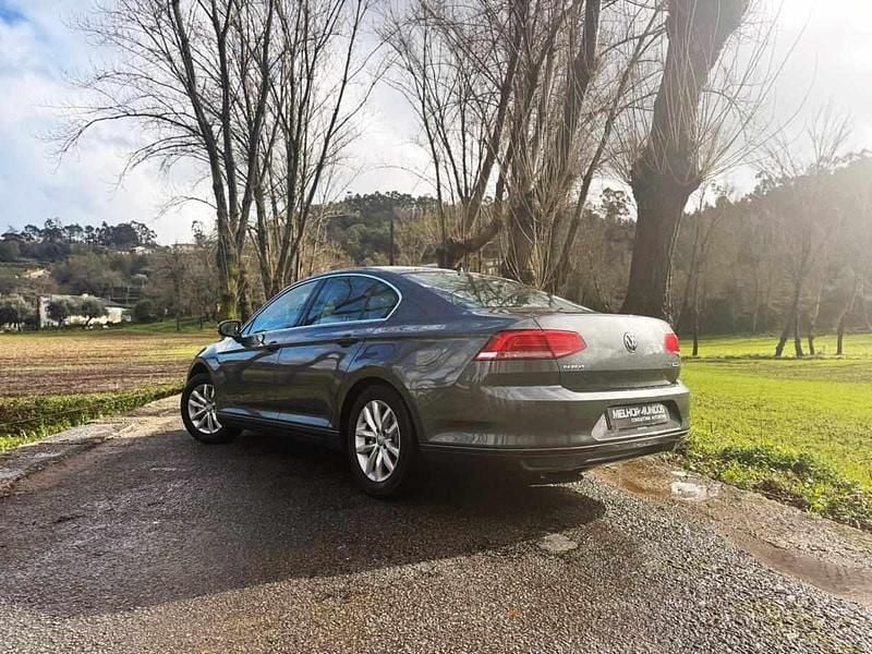 Usado VW Passat 120 HP (88 kW) 2015 Cinza Sedan