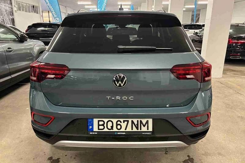 Usado VW T-Roc 110 HP (80 kW) 2025 Azul SUV