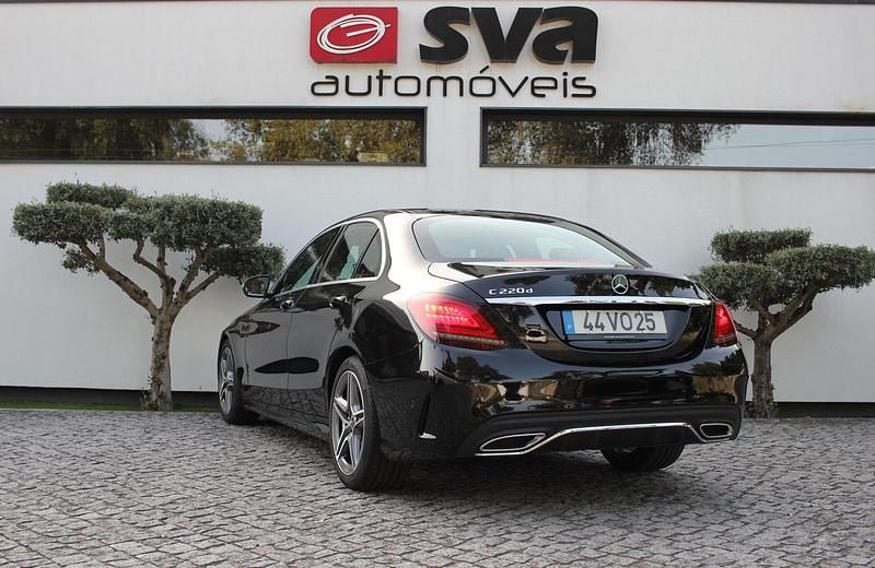 Usado Mercedes C220 AMG line 194 HP (142 kW) 2018 Preto Sedan