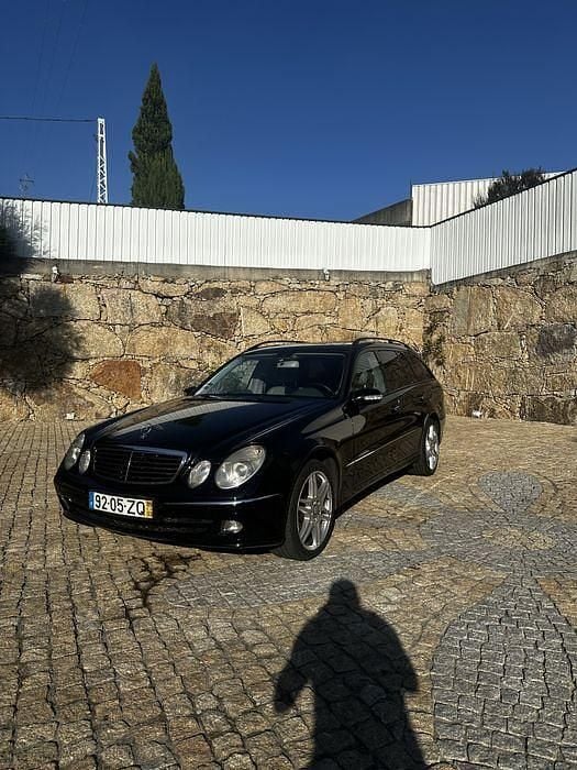 Usado 2005 Mercedes E270 Avantgarde Sedan | € 8.500 (Preço justo) - Imagem 1/4