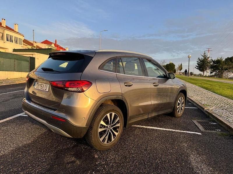 Usado Mercedes GLA250 218 HP (160 kW) 2021 SUV
