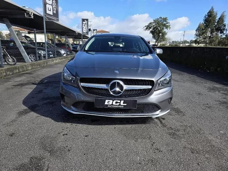 Usado Mercedes CLA180 Shooting Brake Style 116 HP (85 kW) 2016 Cinzento Carrinha