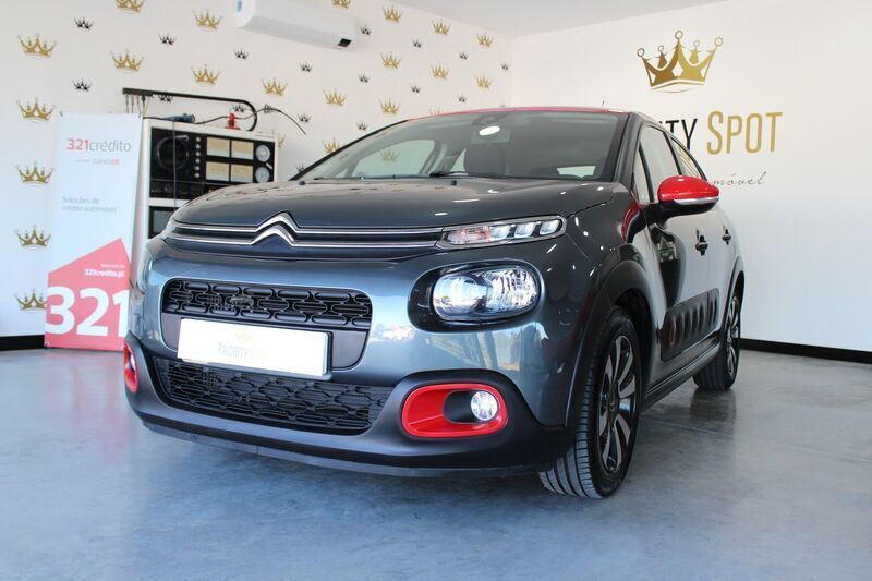 Cinzento Usado 2017 Citroën C3 Feel Citadino | € 12.250 (Preço justo) - Imagem 1/4