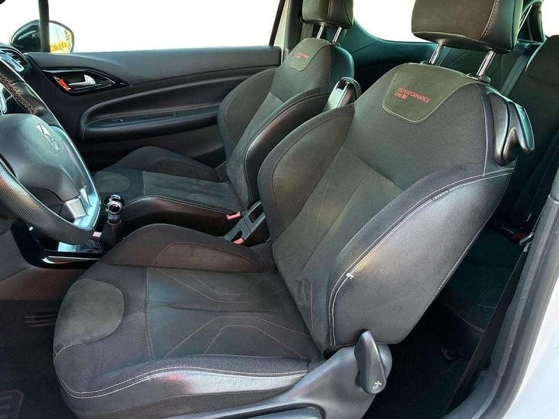 Usado DS Automobiles DS3 Crossback Performance 110 HP (80 kW) 2018 Branco SUV
