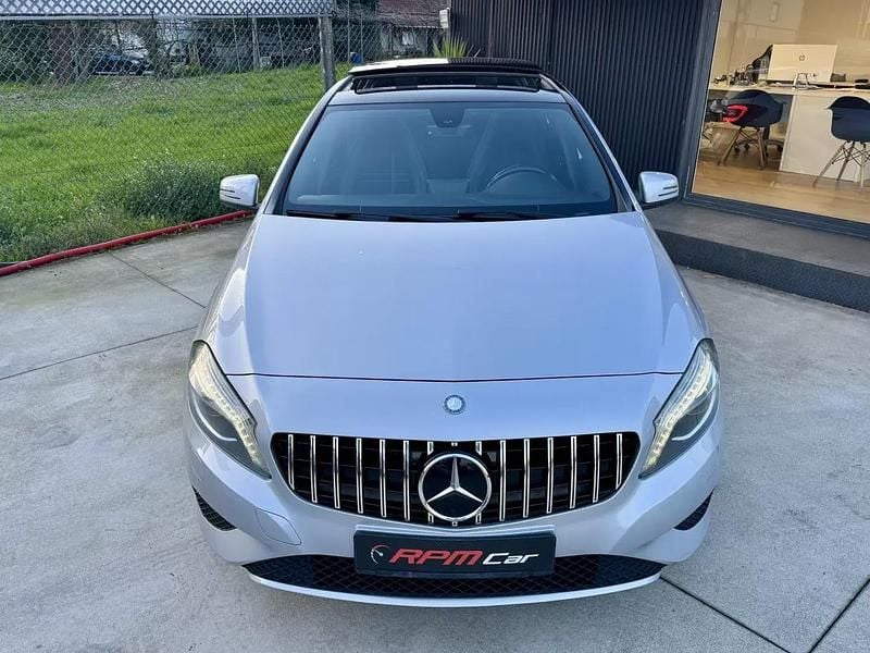Usado Mercedes A180 Urban 109 HP (80 kW) 2013 Cinza prata