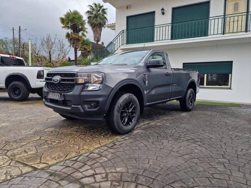 Cinzento Usado 2024 Ford Ranger Pickup | € 27.550 - Imagem 1/4