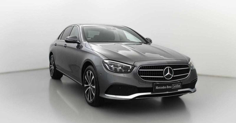 Cinzento Usado 2023 Mercedes E300 Sedan | € 48.990 (Preço justo) - Imagem 1/4