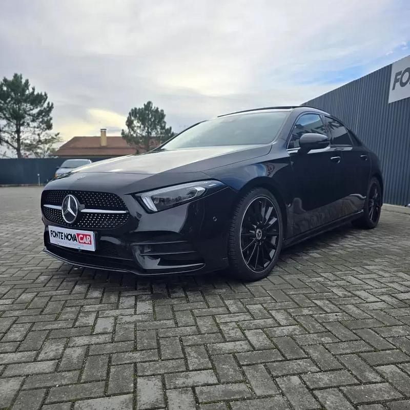Preto Usado 2019 Mercedes A180 AMG line Sedan | € 27.950 (Preço elevado) - Imagem 1/4