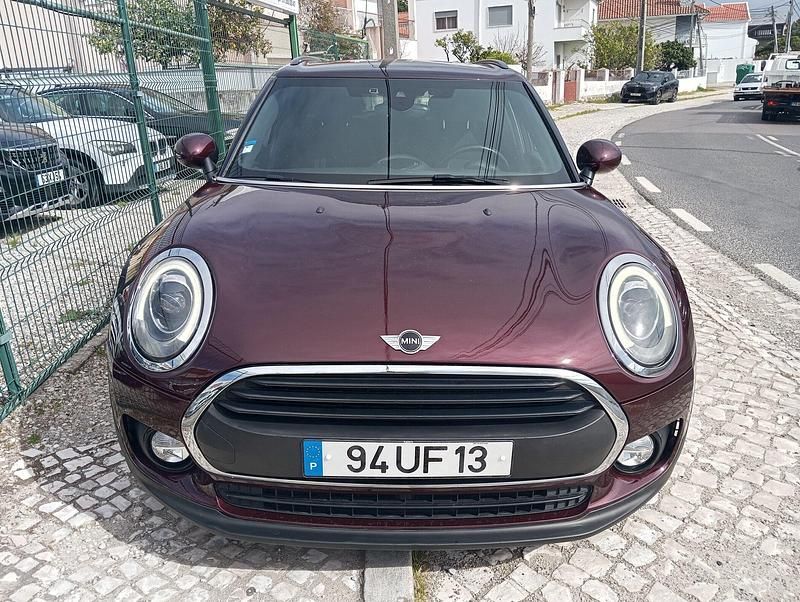 Usado Mini One D Sport 116 HP (85 kW) 2018 Vermelho Citadino