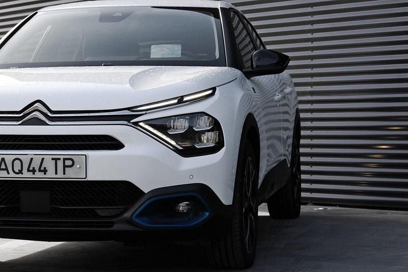 Usado Citroën e-C4 Shine 100 kW (136 HP) 2022 Branco
