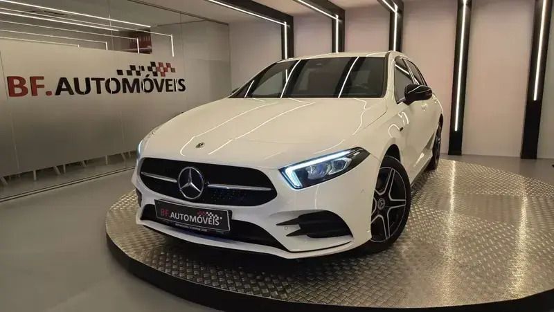 Branco Usado 2020 Mercedes A250 AMG line Citadino | € 29.500 (Preço justo) - Imagem 1/4