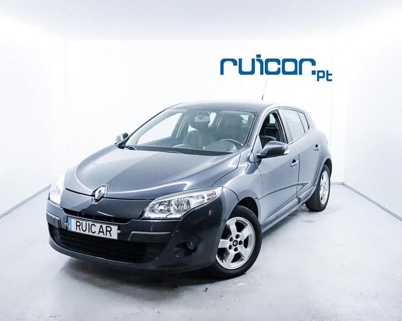Cinzento Usado 2009 Renault Mégane III | € 5.950 (Preço elevado) - Imagem 1/4