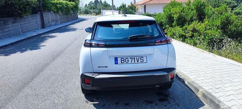 Usado Peugeot 2008 136 HP (100 kW) 2024 SUV