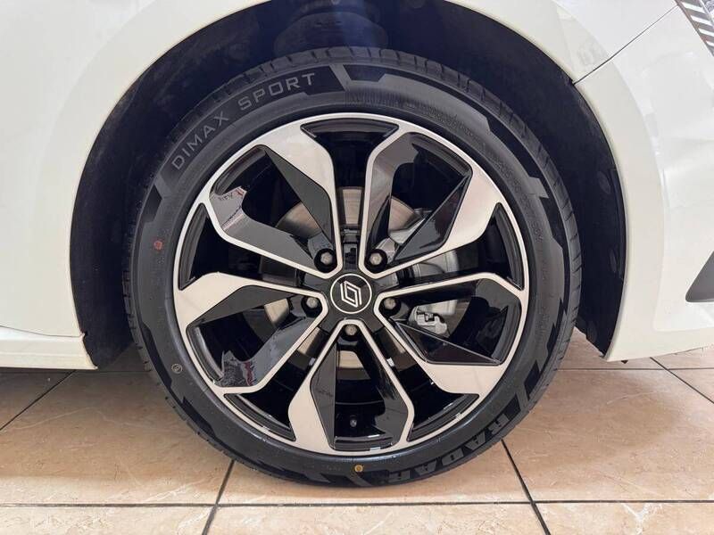 Usado Renault Mégane IV Intens 115 HP (84 kW) 2020 Branco