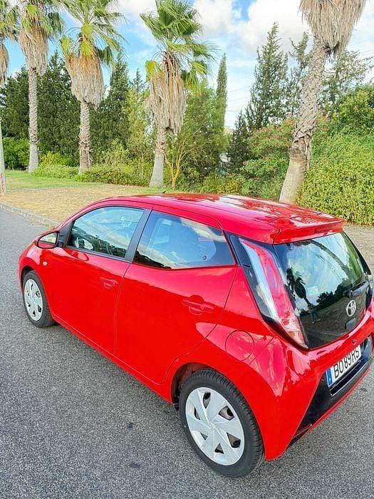 Usado 2017 Toyota Aygo X-play Citadino | € 6.800 - Imagem 1/4