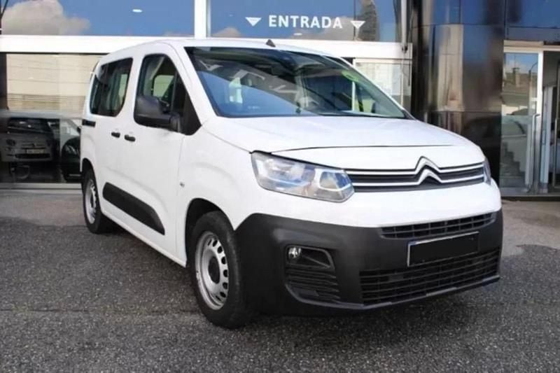 Branco Usado 2021 Citroën Berlingo Live Monovolume | € 20.900 - Imagem 1/4