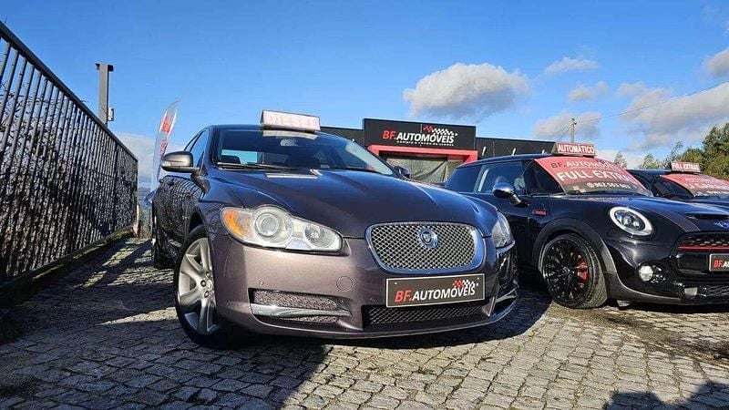 Cinzento Usado 2008 Jaguar XF Premium Luxury Sedan | € 11.900 (Preço justo) - Imagem 1/4