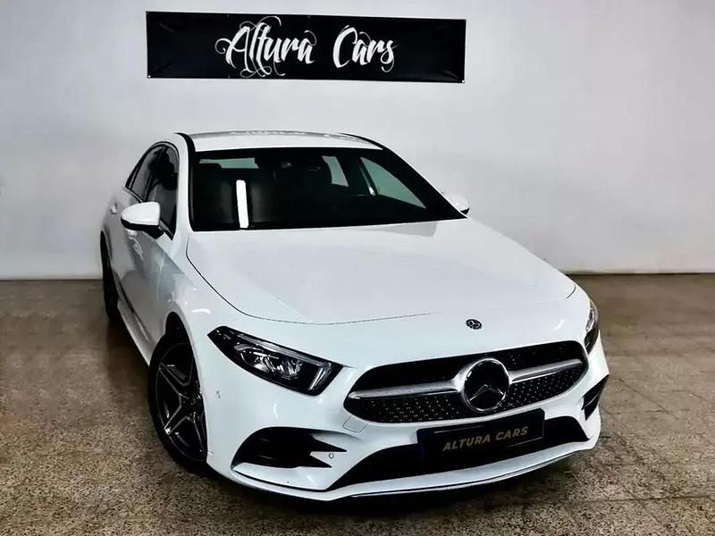 Branco Usado 2019 Mercedes A180 AMG line Sedan | € 26.900 (Caro) - Imagem 1/4