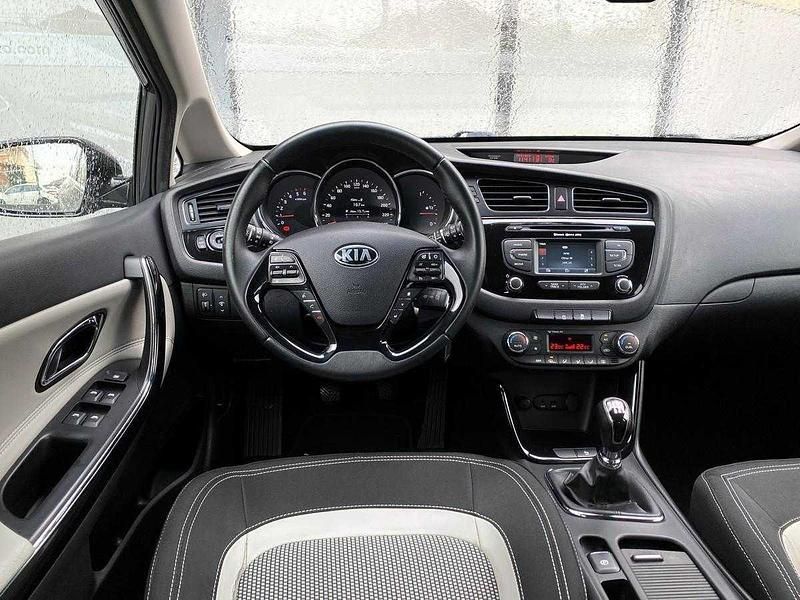 Usado Kia Ceed Sportswagon Sport 128 HP (94 kW) 2013 Cinzento Carrinha