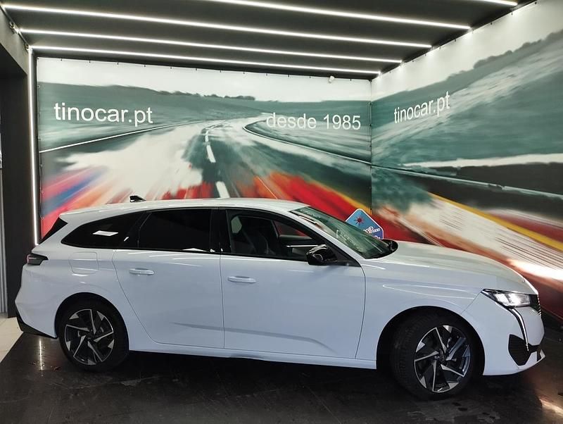 Usado Peugeot 308 SW 130 HP (95 kW) 2024 Branco Carrinha