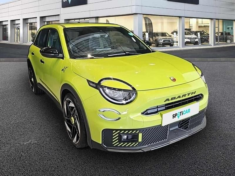 Novo Abarth 695 Turismo 240 HP (176 kW) 2025 Amarelo Citadino