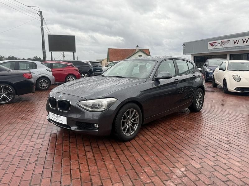 Cinza Usado 2012 BMW 118 Performance Citadino | € 11.500 (Preço justo) - Imagem 1/4