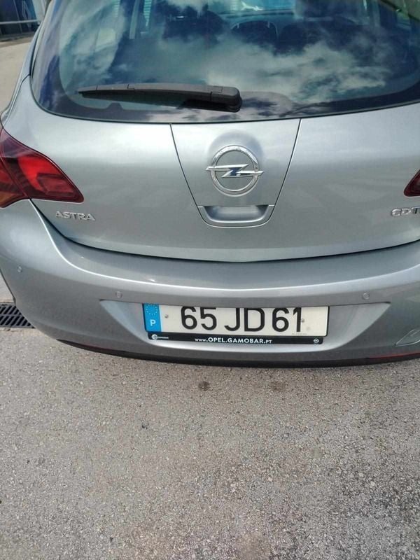 Cinzento Usado 2010 Opel Astra Citadino | € 7.200 (Preço justo) - Imagem 1/4