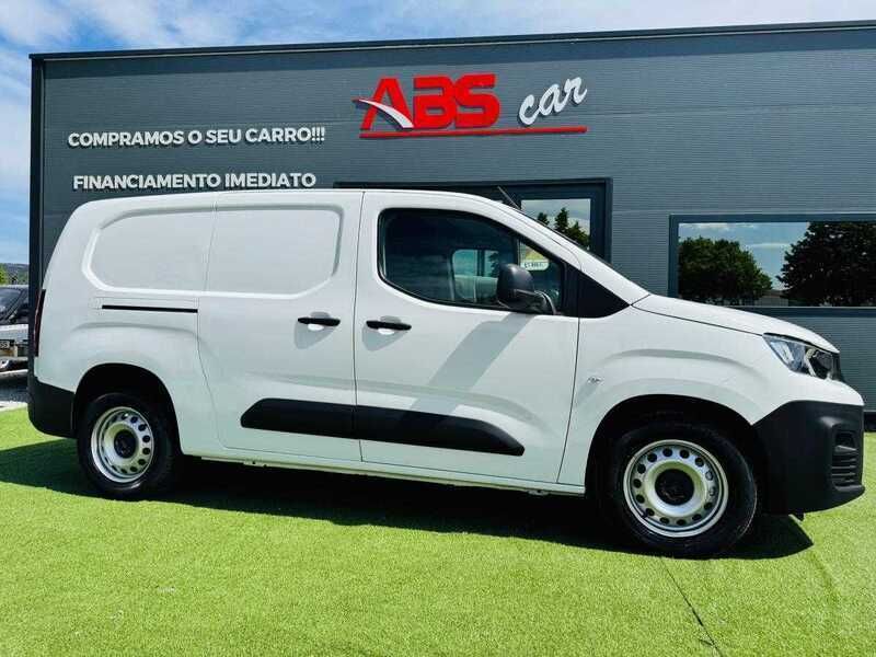 Branco Usado 2019 Peugeot Partner Monovolume | € 15.000 (Caro) - Imagem 1/4