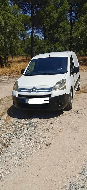 Branco Usado 2010 Citroën Berlingo Monovolume | € 5.500 (Bom preço) - Imagem 1/4