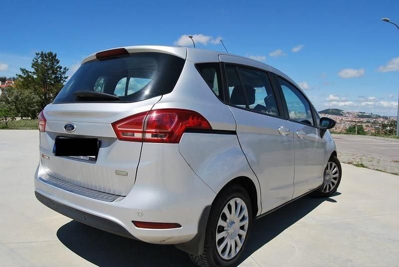Usado Ford B-MAX 134 HP (98 kW) 2014 Cinzento Monovolume