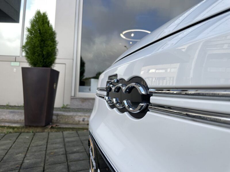 Usado Fiat 500e 86 kW (118 HP) 2021 Branco azul, cinzento, preto Citadino