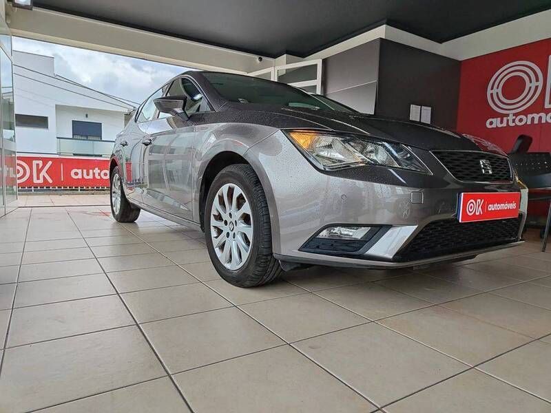 Cinzento Usado 2014 Seat Leon Ecomotive Citadino | € 10.500 (Bom preço) - Imagem 1/4