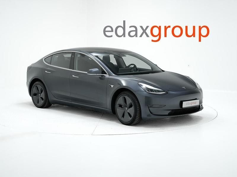 Cinza Usado 2019 Tesla Model 3 Sedan | € 19.990 (Preço justo) - Imagem 1/4