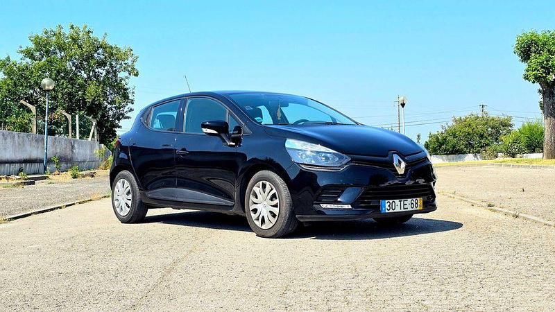 Usado 2017 Renault Clio IV Intens Sedan | € 11.790 (Preço justo) - Imagem 1/4