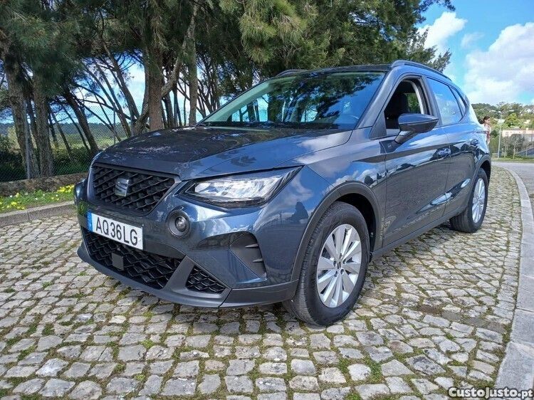 Cinza Usado 2022 Seat Arona Style SUV | € 16.980 (Preço justo) - Imagem 1/1