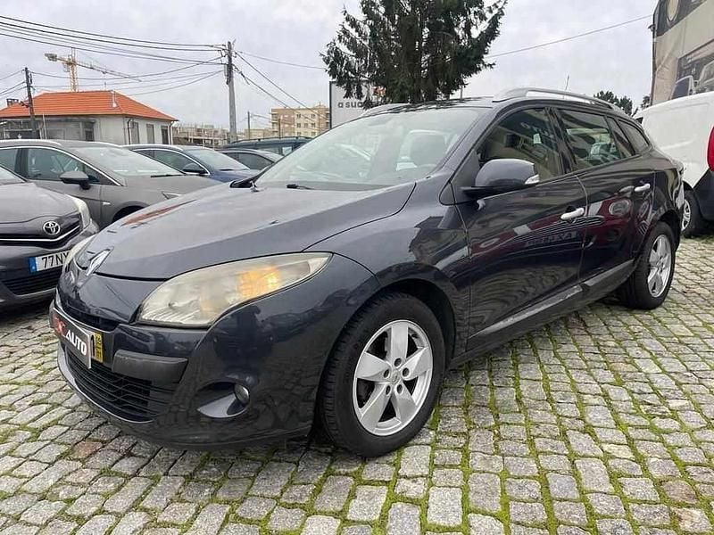 Cinzento Usado 2009 Renault Mégane III Carrinha | € 4.750 (Preço justo) - Imagem 1/4