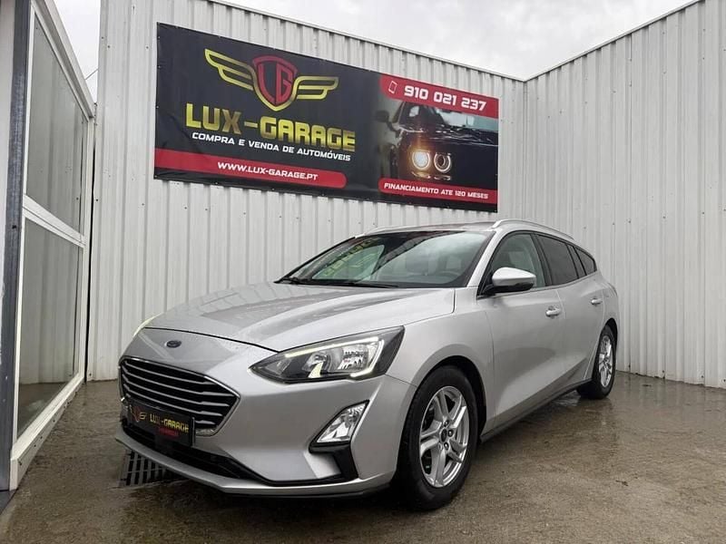 Usado Ford Focus 120 HP (88 kW) 2020 Cinzento Carrinha