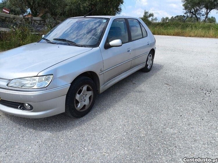Cinza Usado 2000 Peugeot 306 Griffe | € 999 - Imagem 1/1
