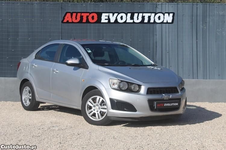 Usado Chevrolet Aveo LT 95 HP (69 kW) 2013 Cinza