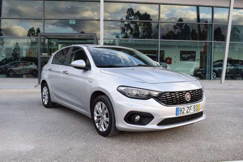 Cinzento Usado 2019 Fiat Tipo | € 14.900 (Caro) - Imagem 1/4