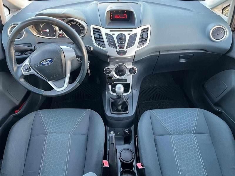 Usado Ford Fiesta 82 HP (60 kW) 2009 Vermelho Citadino