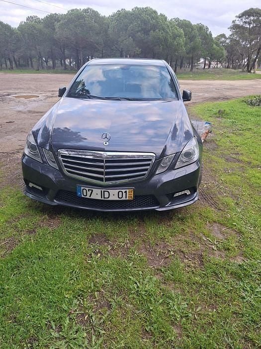 Usado 2009 Mercedes E250 Sedan | € 8.950 (Super Preço) - Imagem 1/4