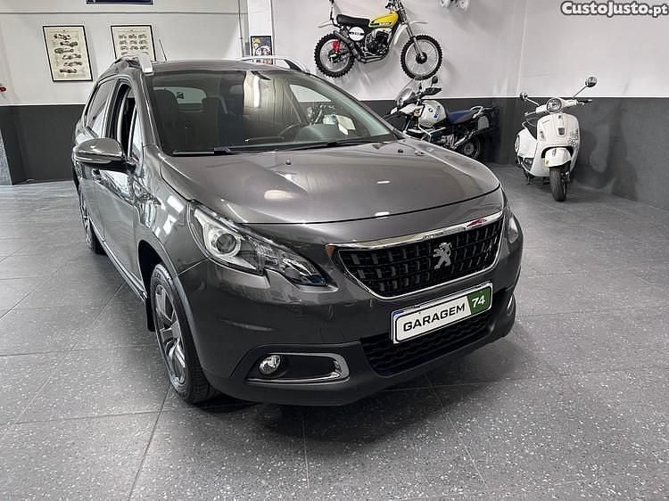 Cinza Usado 2018 Peugeot 2008 Allure SUV | € 13.500 (Preço justo) - Imagem 1/1