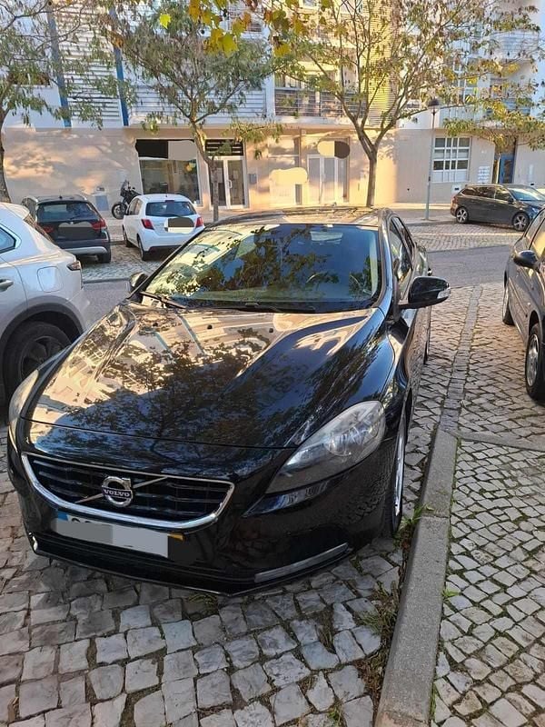 Usado Volvo V40 120 HP (88 kW) 2016 Preto Citadino