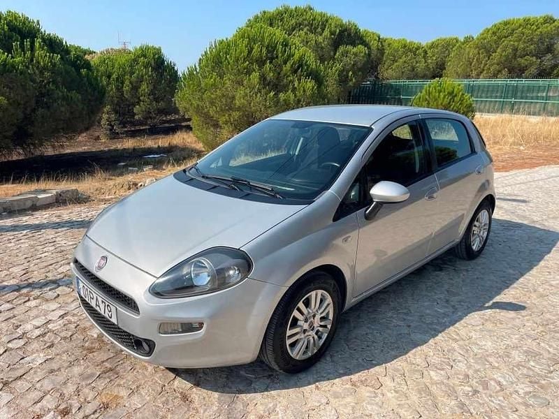 Usado Fiat Punto 84 HP (61 kW) 2014 Cinzento Citadino