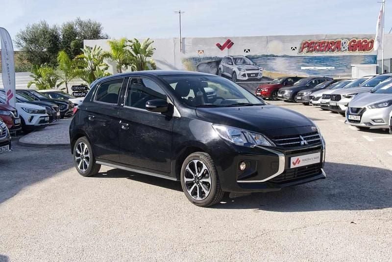 Preto Usado 2023 Mitsubishi Space Star Citadino | € 13.450 (Preço justo) - Imagem 1/4