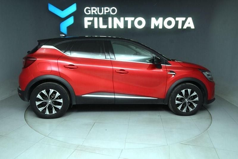 Usado Renault Captur Engineered 160 HP (117 kW) 2023 Vermelho SUV