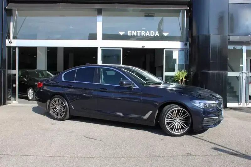 Azul Usado 2017 BMW 520 Sedan | € 25.900 (Preço justo) - Imagem 1/4